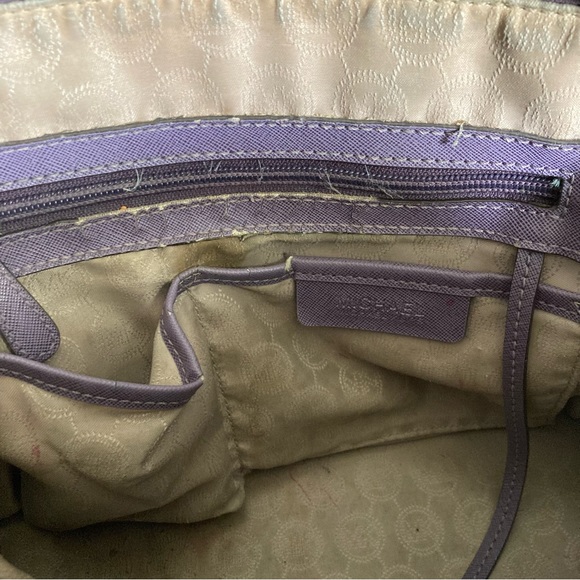 Michael Kors Cindy Satchel in lilac - Picture 8 of 14